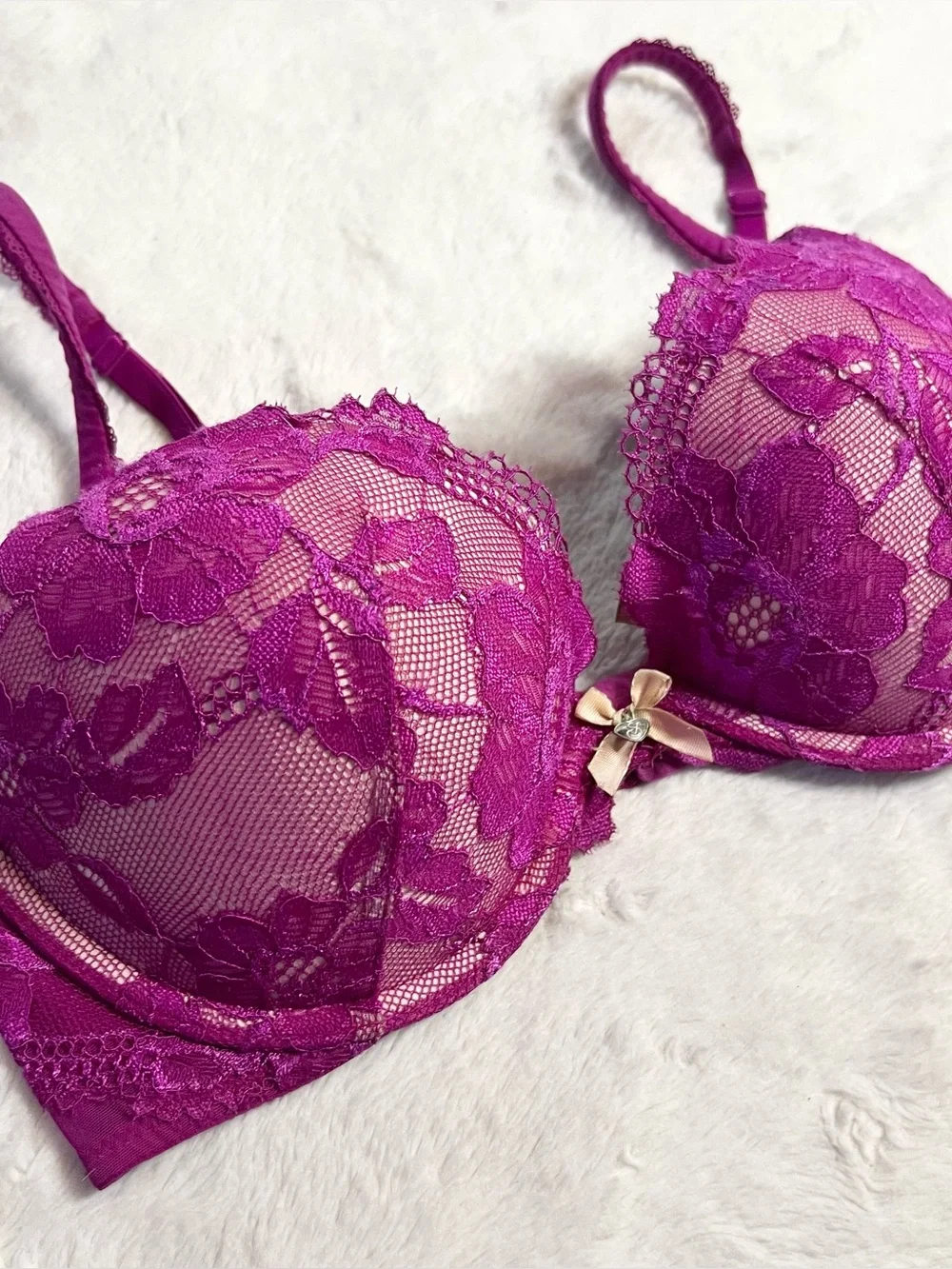 Body by Victoria Fuchsia Lace Push-Up Bra Size 34C